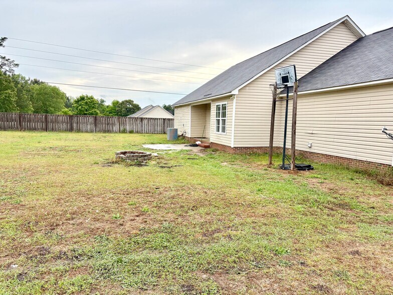 Building Photo - 118 Eastfield Dr