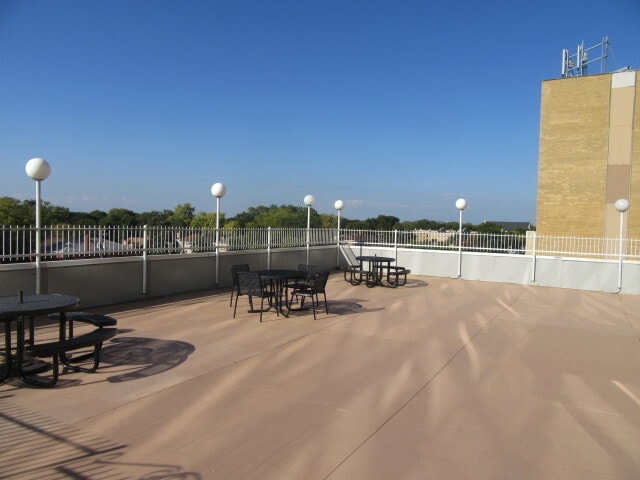 Building Photo - 7234 W North Ave