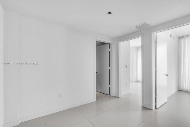 Building Photo - 1300 S Miami Ave