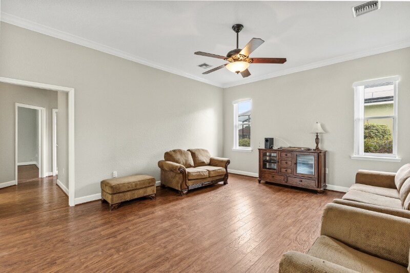 Building Photo - 402 Terranova St