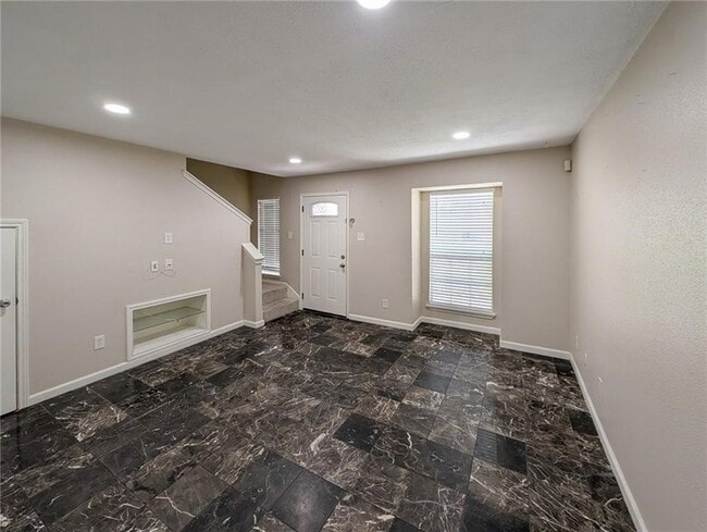 Building Photo - 6702 Everhart Rd