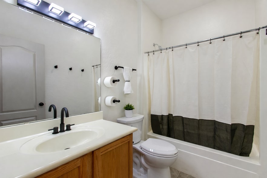 Building Photo - 8242 S Hidden Trail Ct