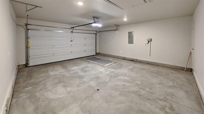 Building Photo - 5317 Malpaso Crk Dr