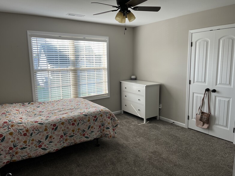Building Photo - 1529 Kestrel Dr