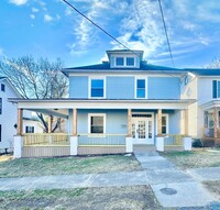 Building Photo - For Rent: Spacious & Stylish 5-Bedroom Hom...