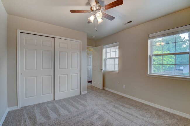 Building Photo - Updated Townhome Near Fort Carson with Unm...