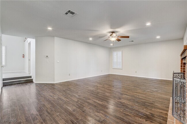 Building Photo - 9405 Mast Dr
