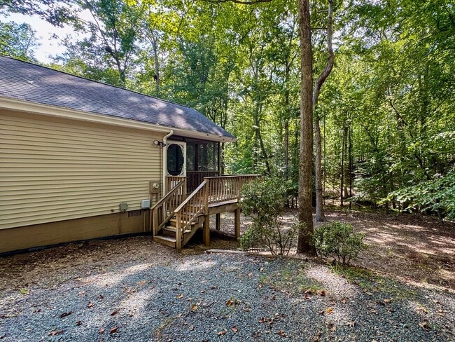 Building Photo - 3Bed/2Bath Lake Monticello Rental