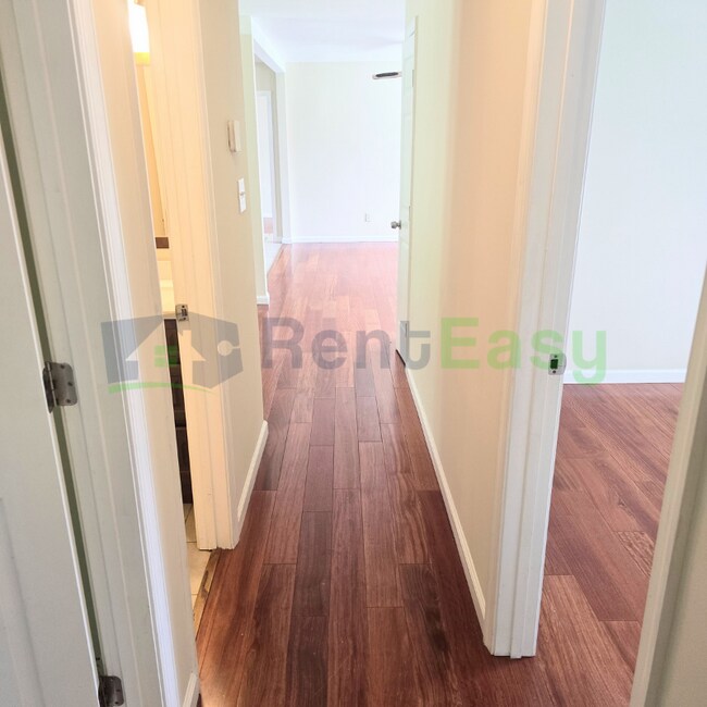 Building Photo - 3129 Woodbaugh Dr