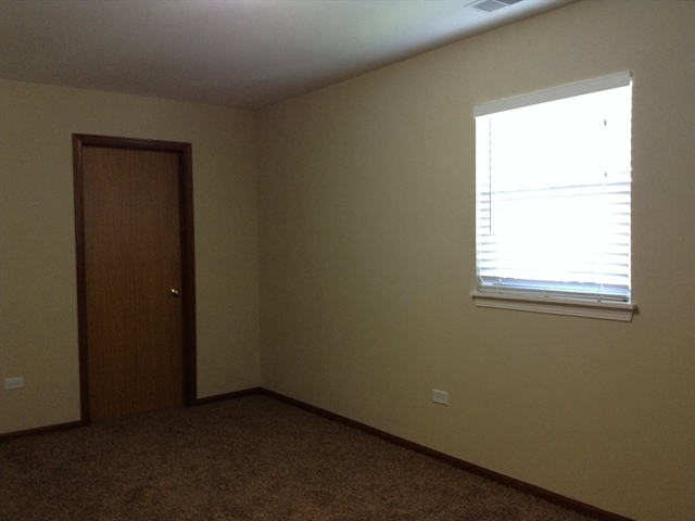 Building Photo - 3826 Hennepin Ct