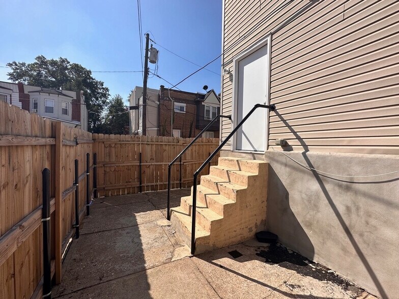 Building Photo - 5651 E Wister St
