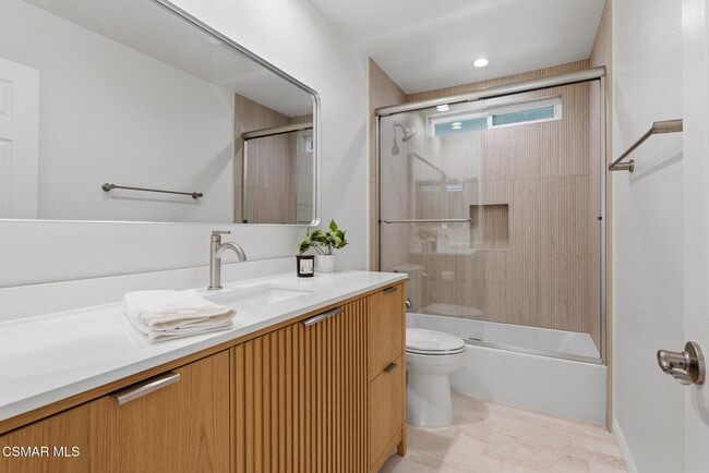 Building Photo - 1239 Honeysuckle Ct