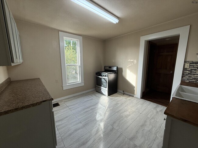 Building Photo - 116 W North St