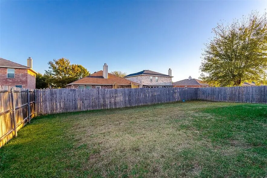 Building Photo - 818 Moss Glen Trl