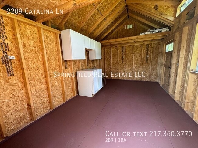 Building Photo - 2209 Catalina Ln