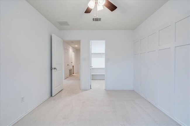 Building Photo - 401 Waterleaf Blvd