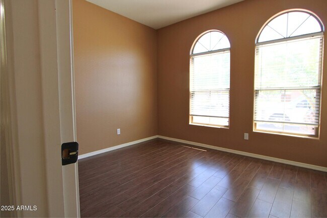 Building Photo - 1554 E Prickly Pear Pl