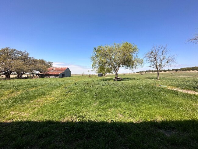 Building Photo - 850 County Road 218,