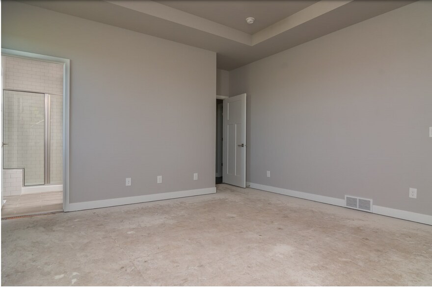 Building Photo - 615 Clear Pond Way