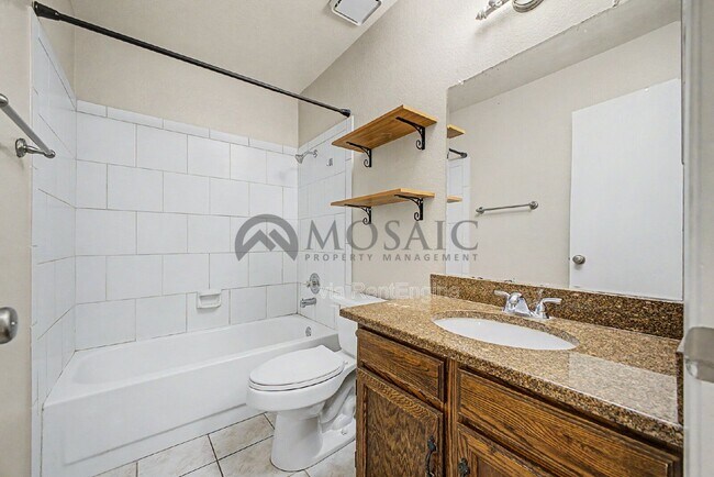 Building Photo - 4837 E Encanto St