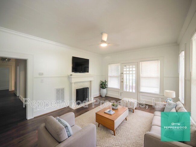 Building Photo - 479 Peronneau St