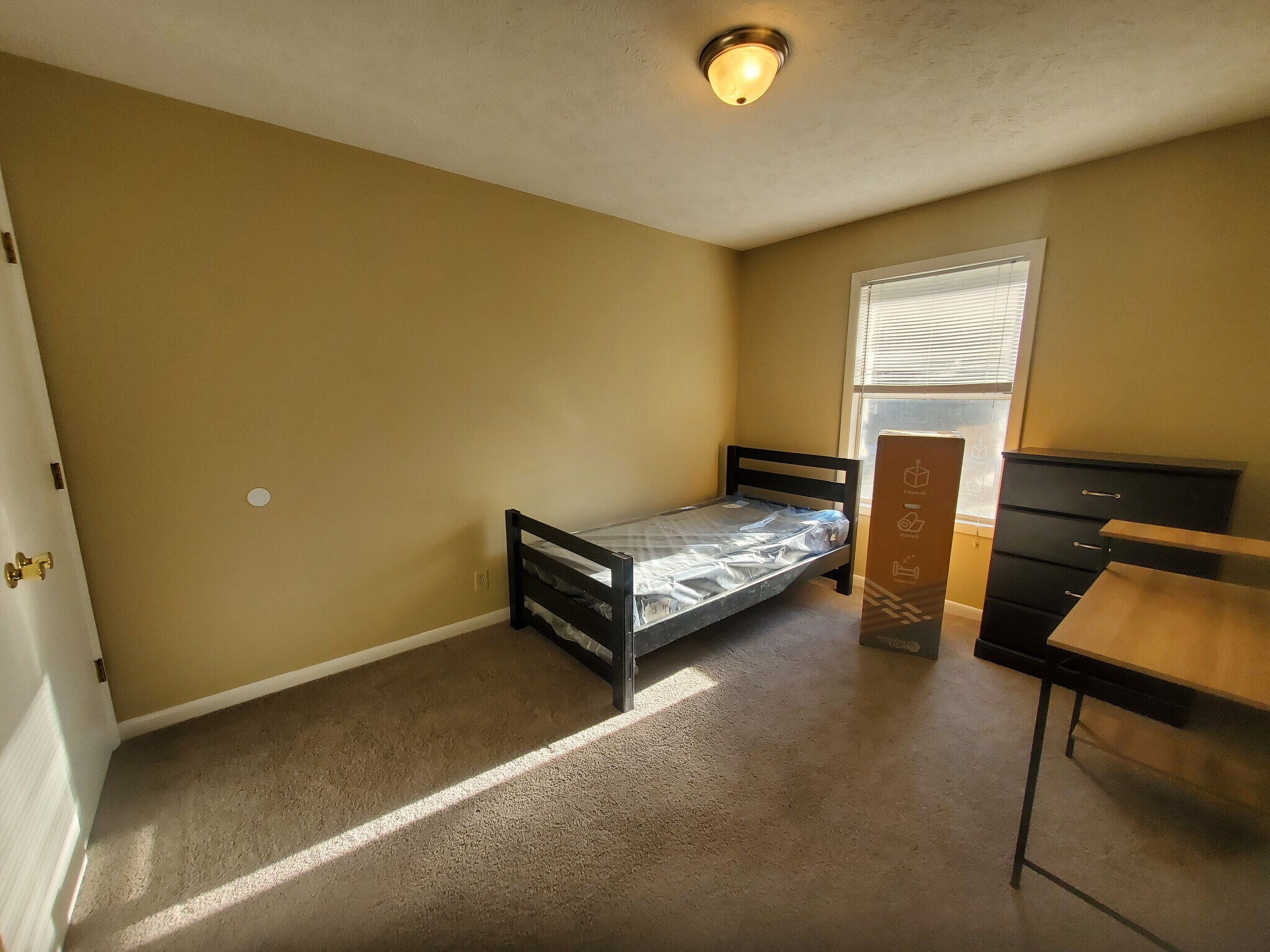 2nd bedroom - 6748 Willowbrook Dr