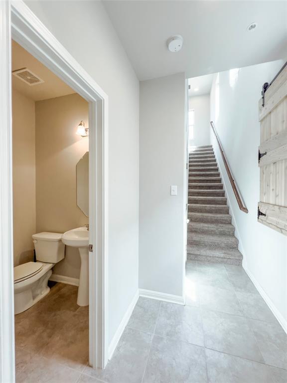 Building Photo - 7220 Wyoming Springs Dr