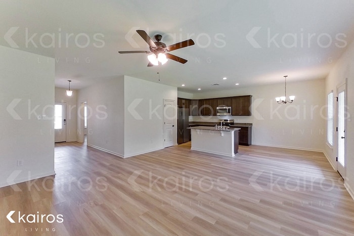 Building Photo - 207 Foggy Ln