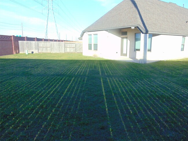 Building Photo - 24978 Tidmor Ln