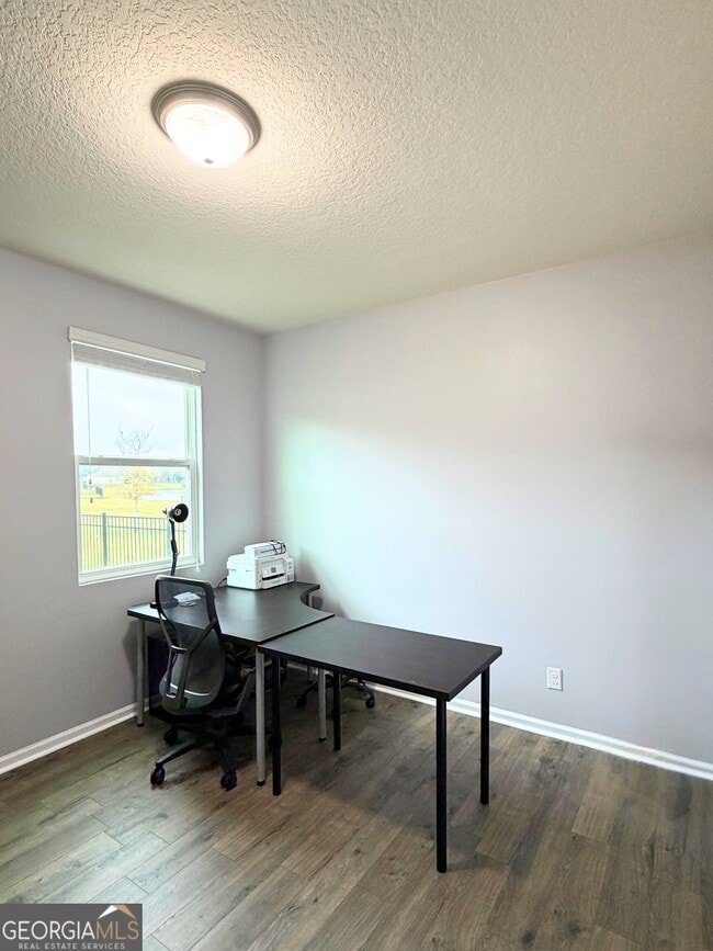 Building Photo - 215 Brooklet Cir