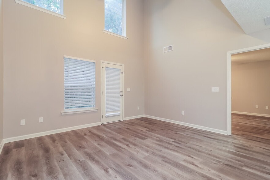 Building Photo - 168 Darbys Run Dr