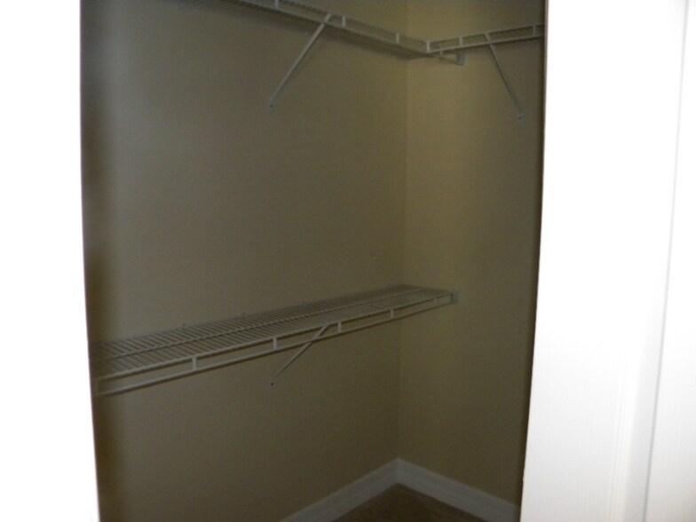 Building Photo - 7810 Tuscany Woods Dr