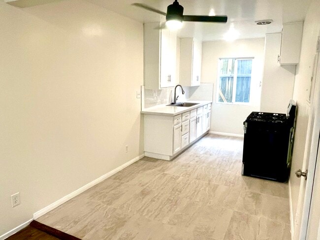 KITCHEN - 1635 Lucile Ave