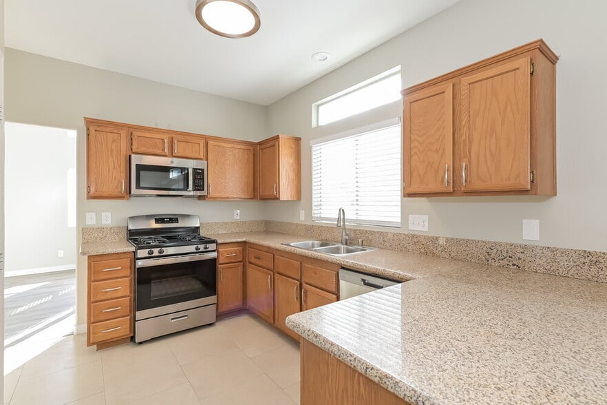 Building Photo - 2181 Hearts Club Dr