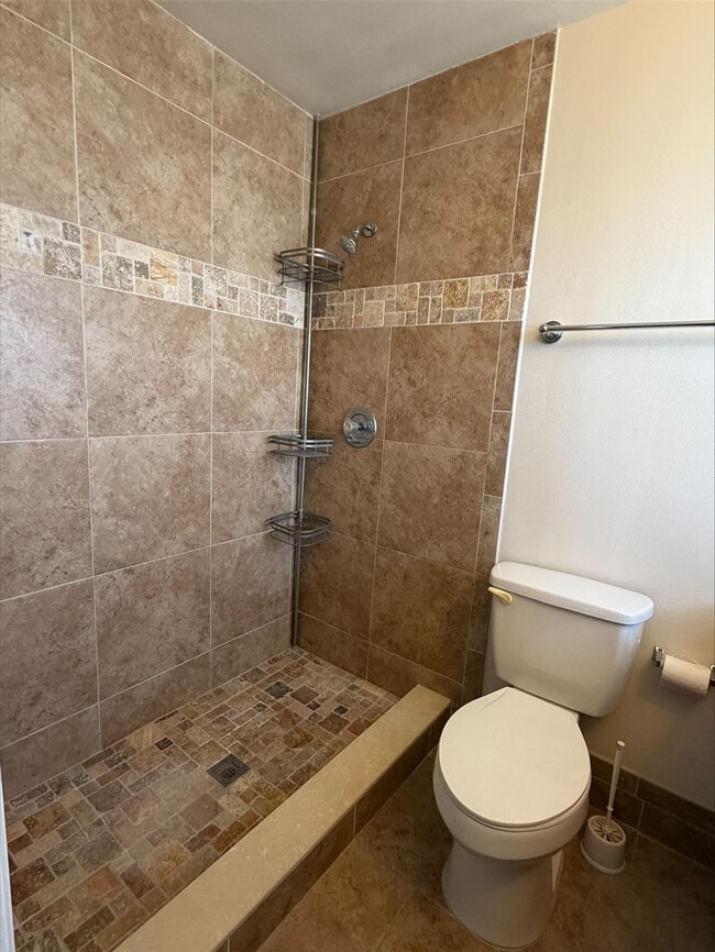 Building Photo - 2017 S Seacrest Blvd