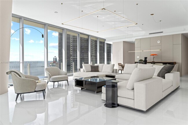 Building Photo - 300 Biscayne Blvd Way