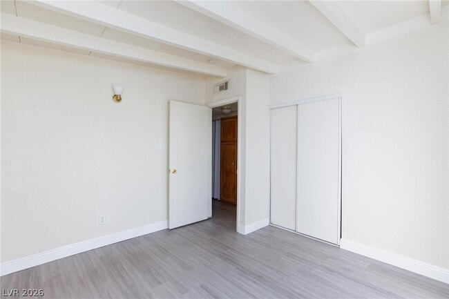 Building Photo - 232 Hillcrest Dr