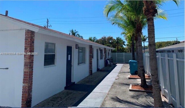 Building Photo - 405 SE 23rd Ave