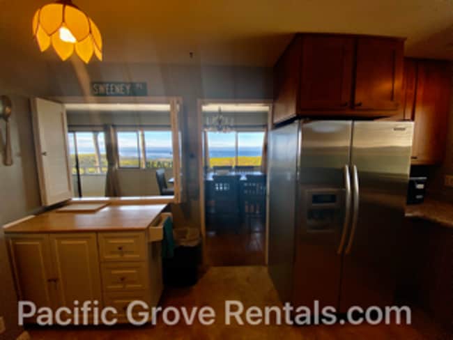 Building Photo - Amazing Views from this 3-Bedroom 3 Bath C...