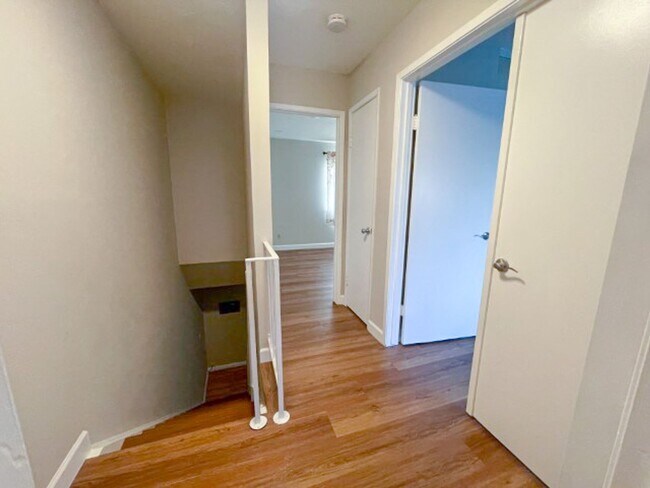 Building Photo - 38594 Royal Ann Common