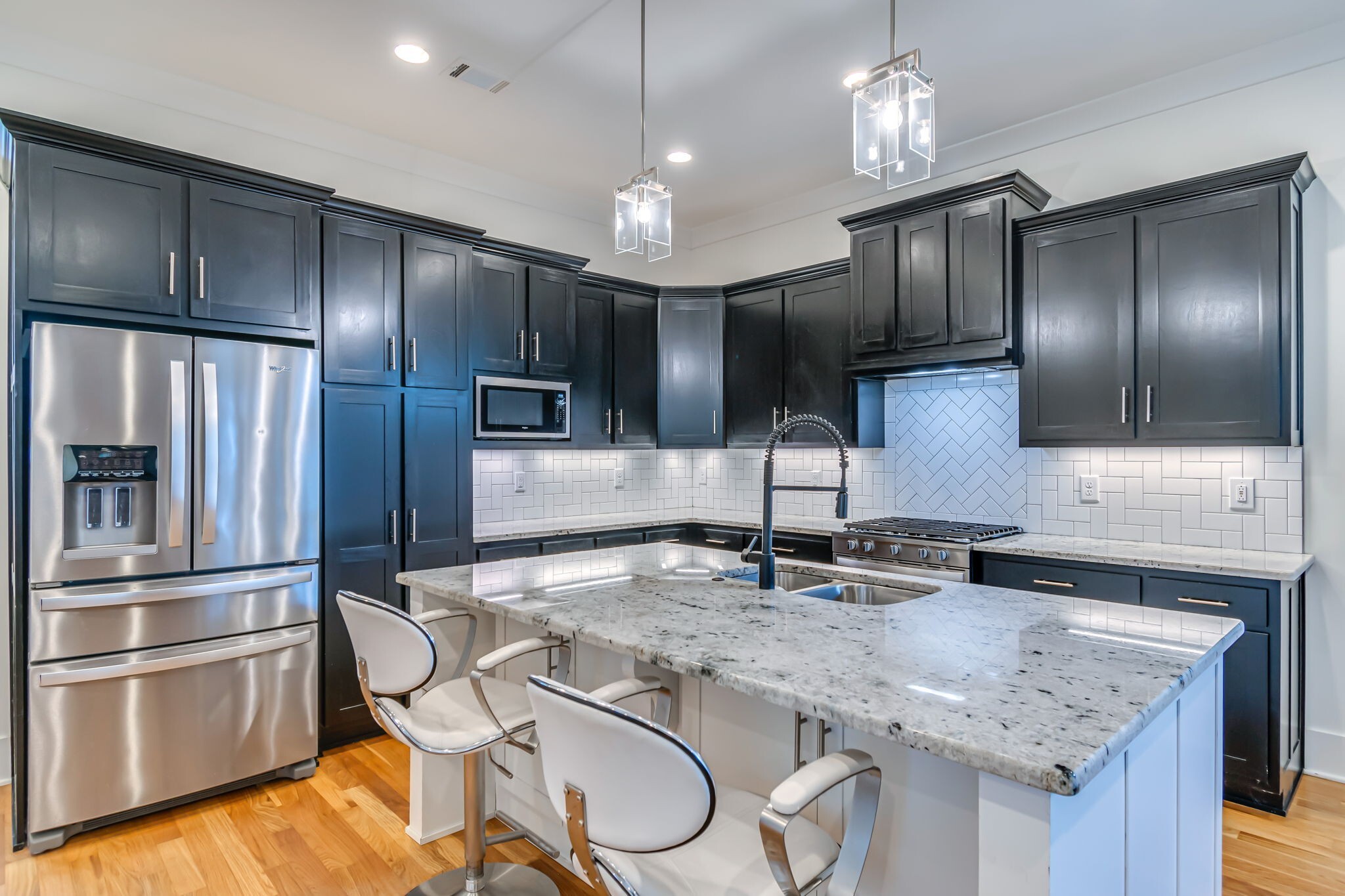 Building Photo - 1611B Cahal Ave