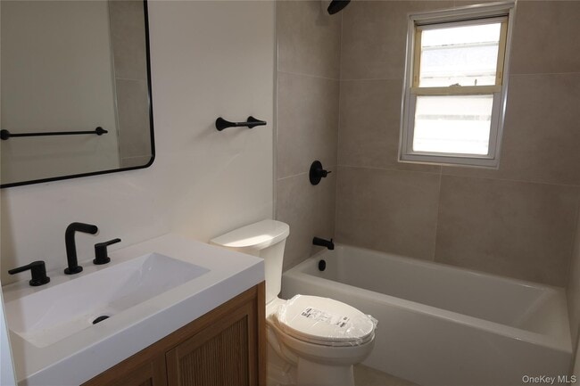 Building Photo - 93 4th Ave