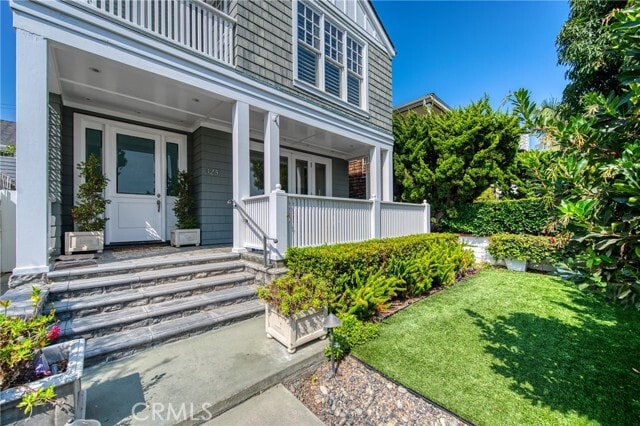 Building Photo - 325 Poppy Ave