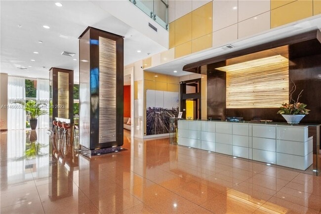 Building Photo - 2775 NE 187th St