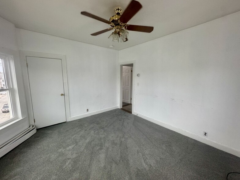 Building Photo - 61 John St