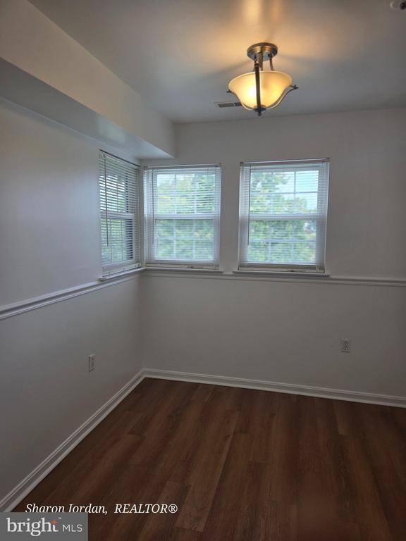 Building Photo - 8384 Montgomery Run Rd