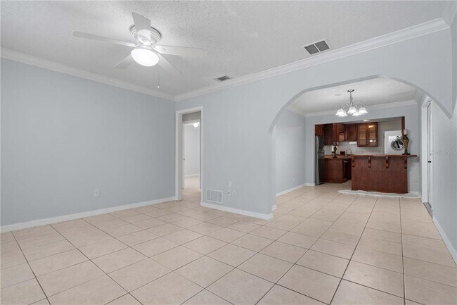 Building Photo - 3606 W Royal Palm Cir