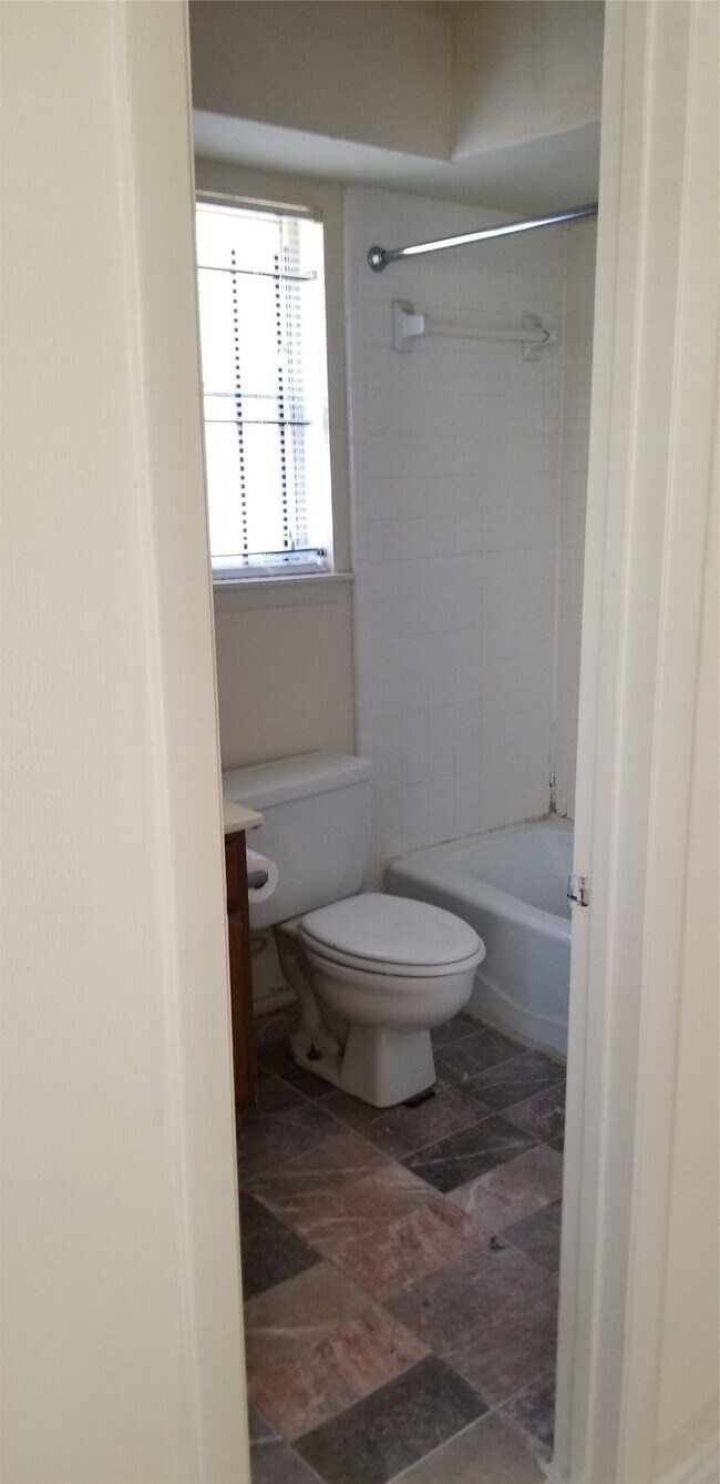 Building Photo - 10822 Lynbrook Dr