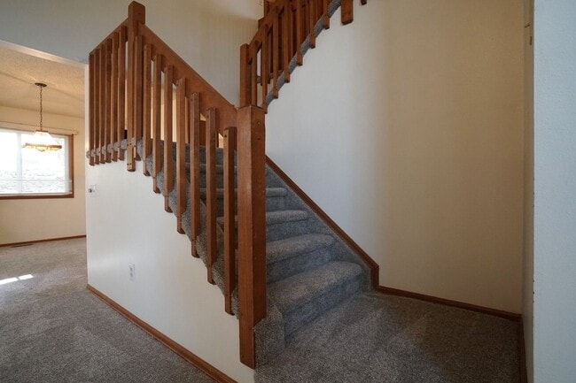 Building Photo - 1155 Popes Valley Dr