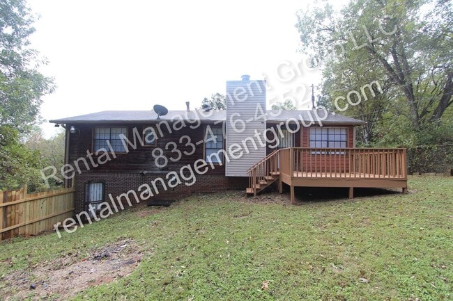 Building Photo - New On The Market! 3BR 2BA + Lower Level D...